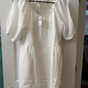 Old Navy white dress. Women’s size large.